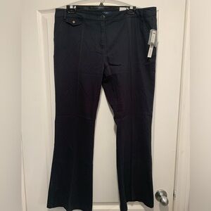 NWT Reitman’s Size 16 Petite Flare Leg Preferred Fit Black Cotton/Spandex Pants